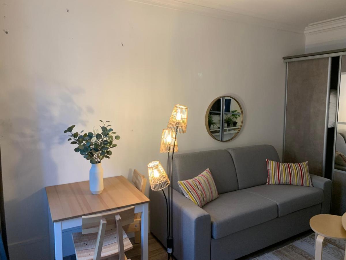 Studio Moderne Au Coeur De Paris Batignolles Экстерьер фото